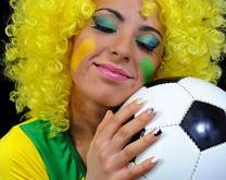 德布劳内回归赛场，精彩发挥首场状态亮眼，C9观众沸腾！